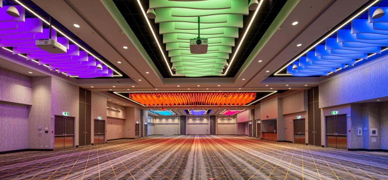 Holiday Inn Edmonton South - Evario Events By Ihg Exterior foto